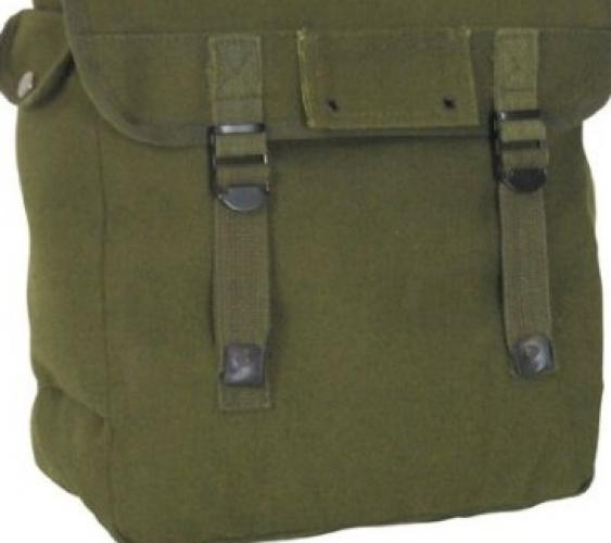 Сумка JUMBO MUSETTE  ― настоящий военторг амуниция для экстрима дачи форменную одежду, обувь, головные уборы, снаряжение,  наш военторг станет лучшим местом для совершения покупок. Обратившись к нам, вы получаете выгодные расценки и гарантированно высокое качество продукции.8(495)642-32-56         1734@bk.ru    В нашем каталоге представлены наиболее популярные и пользующиеся большим спросом товарные позиции. Ассортимент в наличии гораздо шире и постоянно пополняется интересными новинками. Всегда в наличии широкий выбор фурнитуры, шевронов, нашивок, знаков; также представлена сувенирная продукция в большом ассортименте. Армейский магазин – широкий выбор военных товаров  Армейский интернет-магазин  Фронт - это широкий выбор товаров военного и тактического направления:      одежды;     снаряжения;     тюнинга на оружие;     различных аксессуаров.  Предлагаемые товары пользуются спросом среди военных и сотрудников силовых структур. Также они популярны среди охотников, туристов и любителей практичной одежды милитари стиля.  Посетив наш магазин военторг в Москве, вы можете быть уверены в качестве и оригинальности изделий. Мы работаем напрямую с известными мировыми брендами военного и тактического снаряжения: Snugpak, ESS, Arktis, Kitanica, Aimpoint, Camelbak, Propper, EBERLESTOCK, CAA, Crye Precision, Outdoor Research и Under Armour. А также с производителями практичной и стильной одежды милитари от Schott Nyc. и Alpha industries. Реализуем армейские товары по выгодным ценам, без посреднических надбавок.  Изучив наш сайт, вы найдёте товары и других популярных брендов военно-тактического направления. Приобрести необходимую одежду и экипировку в Москве вы можете, посетив наши розничные военные магазины. Есть служба курьерской доставки. Наш военторг осуществляет отправку товаров по России. Для этого необходимо оформить заказ на сайте.  Если вы затрудняетесь в выборе - специалисты нашего магазина проконсультируют вас. Многие наши сотрудники увлекаются страйкболом, охотой, туризмом, практической стрельбой. Есть отслужившие в войсках РФ. Мы сами с удовольствием используем военные товары: как одежду, так и снаряжение из нашего магазина. Всегда готовы поделиться личным опытом и помочь хорошим советом. Магазин военных товаров в Москве – идеальный вариант покупки качественных изделий.