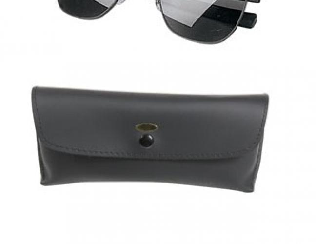 Очки GI TYPE AVIATOR  серый-черный ― настоящий военторг амуниция для экстрима дачи форменную одежду, обувь, головные уборы, снаряжение,  наш военторг станет лучшим местом для совершения покупок. Обратившись к нам, вы получаете выгодные расценки и гарантированно высокое качество продукции.8(495)642-32-56    voentorg.moscow     1734@bk.ru    В нашем каталоге представлены наиболее популярные и пользующиеся большим спросом товарные позиции. Ассортимент в наличии гораздо шире и постоянно пополняется интересными новинками. Всегда в наличии широкий выбор фурнитуры, шевронов, нашивок, знаков; также представлена сувенирная продукция в большом ассортименте. Армейский магазин – широкий выбор военных товаров  Армейский интернет-магазин  Фронт - это широкий выбор товаров военного и тактического направления:      одежды;     снаряжения;     тюнинга на оружие;     различных аксессуаров.  Предлагаемые товары пользуются спросом среди военных и сотрудников силовых структур. Также они популярны среди охотников, туристов и любителей практичной одежды милитари стиля.  Посетив наш магазин военторг в Москве, вы можете быть уверены в качестве и оригинальности изделий. Мы работаем напрямую с известными мировыми брендами военного и тактического снаряжения: Snugpak, ESS, Arktis, Kitanica, Aimpoint, Camelbak, Propper, EBERLESTOCK, CAA, Crye Precision, Outdoor Research и Under Armour. А также с производителями практичной и стильной одежды милитари от Schott Nyc. и Alpha industries. Реализуем армейские товары по выгодным ценам, без посреднических надбавок.  Изучив наш сайт, вы найдёте товары и других популярных брендов военно-тактического направления. Приобрести необходимую одежду и экипировку в Москве вы можете, посетив наши розничные военные магазины. Есть служба курьерской доставки. Наш военторг осуществляет отправку товаров по России. Для этого необходимо оформить заказ на сайте.  Если вы затрудняетесь в выборе - специалисты нашего магазина проконсультируют вас. Многие наши сотрудники увлекаются страйкболом, охотой, туризмом, практической стрельбой. Есть отслужившие в войсках РФ. Мы сами с удовольствием используем военные товары: как одежду, так и снаряжение из нашего магазина. Всегда готовы поделиться личным опытом и помочь хорошим советом. Магазин военных товаров в Москве – идеальный вариант покупки качественных изделий.