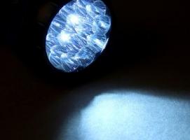 Фонарь аккумуляторный Дельфин 15 диодов, 220V, цвета МИКС