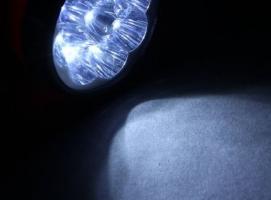 Фонарь КРАСНАЯ ЦЕНА 5388 аккумуляторный, 9 LED, 2 режима (5/9), встр. вилка д/прямой зарядки от 220В
