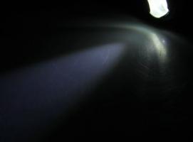Фонарик светодиодный 3 режима zoom зарядка от аккум-ра, от сети в чемодане Зелёный 11х3