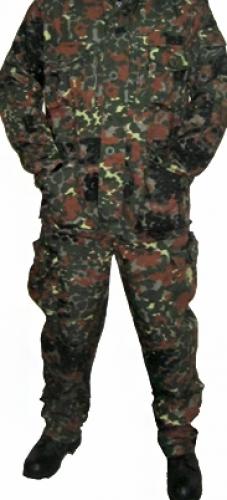 Костюм СМОК лесной камуфляж ― настоящий военторг амуниция для экстрима дачи форменную одежду, обувь, головные уборы, снаряжение,  наш военторг станет лучшим местом для совершения покупок. Обратившись к нам, вы получаете выгодные расценки и гарантированно высокое качество продукции.8(495)642-32-56         1734@bk.ru    В нашем каталоге представлены наиболее популярные и пользующиеся большим спросом товарные позиции. Ассортимент в наличии гораздо шире и постоянно пополняется интересными новинками. Всегда в наличии широкий выбор фурнитуры, шевронов, нашивок, знаков; также представлена сувенирная продукция в большом ассортименте. Армейский магазин – широкий выбор военных товаров  Армейский интернет-магазин  Фронт - это широкий выбор товаров военного и тактического направления:      одежды;     снаряжения;     тюнинга на оружие;     различных аксессуаров.  Предлагаемые товары пользуются спросом среди военных и сотрудников силовых структур. Также они популярны среди охотников, туристов и любителей практичной одежды милитари стиля.  Посетив наш магазин военторг в Москве, вы можете быть уверены в качестве и оригинальности изделий. Мы работаем напрямую с известными мировыми брендами военного и тактического снаряжения: Snugpak, ESS, Arktis, Kitanica, Aimpoint, Camelbak, Propper, EBERLESTOCK, CAA, Crye Precision, Outdoor Research и Under Armour. А также с производителями практичной и стильной одежды милитари от Schott Nyc. и Alpha industries. Реализуем армейские товары по выгодным ценам, без посреднических надбавок.  Изучив наш сайт, вы найдёте товары и других популярных брендов военно-тактического направления. Приобрести необходимую одежду и экипировку в Москве вы можете, посетив наши розничные военные магазины. Есть служба курьерской доставки. Наш военторг осуществляет отправку товаров по России. Для этого необходимо оформить заказ на сайте.  Если вы затрудняетесь в выборе - специалисты нашего магазина проконсультируют вас. Многие наши сотрудники увлекаются страйкболом, охотой, туризмом, практической стрельбой. Есть отслужившие в войсках РФ. Мы сами с удовольствием используем военные товары: как одежду, так и снаряжение из нашего магазина. Всегда готовы поделиться личным опытом и помочь хорошим советом. Магазин военных товаров в Москве – идеальный вариант покупки качественных изделий.