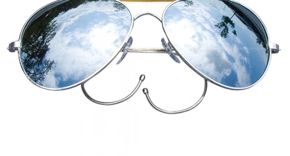 Зеркальные очки  ― настоящий военторг амуниция для экстрима дачи форменную одежду, обувь, головные уборы, снаряжение,  наш военторг станет лучшим местом для совершения покупок. Обратившись к нам, вы получаете выгодные расценки и гарантированно высокое качество продукции.8(495)642-32-56    voentorg.moscow     1734@bk.ru    В нашем каталоге представлены наиболее популярные и пользующиеся большим спросом товарные позиции. Ассортимент в наличии гораздо шире и постоянно пополняется интересными новинками. Всегда в наличии широкий выбор фурнитуры, шевронов, нашивок, знаков; также представлена сувенирная продукция в большом ассортименте. Армейский магазин – широкий выбор военных товаров  Армейский интернет-магазин  Фронт - это широкий выбор товаров военного и тактического направления:      одежды;     снаряжения;     тюнинга на оружие;     различных аксессуаров.  Предлагаемые товары пользуются спросом среди военных и сотрудников силовых структур. Также они популярны среди охотников, туристов и любителей практичной одежды милитари стиля.  Посетив наш магазин военторг в Москве, вы можете быть уверены в качестве и оригинальности изделий. Мы работаем напрямую с известными мировыми брендами военного и тактического снаряжения: Snugpak, ESS, Arktis, Kitanica, Aimpoint, Camelbak, Propper, EBERLESTOCK, CAA, Crye Precision, Outdoor Research и Under Armour. А также с производителями практичной и стильной одежды милитари от Schott Nyc. и Alpha industries. Реализуем армейские товары по выгодным ценам, без посреднических надбавок.  Изучив наш сайт, вы найдёте товары и других популярных брендов военно-тактического направления. Приобрести необходимую одежду и экипировку в Москве вы можете, посетив наши розничные военные магазины. Есть служба курьерской доставки. Наш военторг осуществляет отправку товаров по России. Для этого необходимо оформить заказ на сайте.  Если вы затрудняетесь в выборе - специалисты нашего магазина проконсультируют вас. Многие наши сотрудники увлекаются страйкболом, охотой, туризмом, практической стрельбой. Есть отслужившие в войсках РФ. Мы сами с удовольствием используем военные товары: как одежду, так и снаряжение из нашего магазина. Всегда готовы поделиться личным опытом и помочь хорошим советом. Магазин военных товаров в Москве – идеальный вариант покупки качественных изделий.