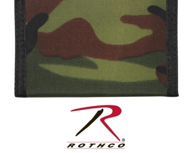 Камуфляжный кошелек  ― настоящий военторг амуниция для экстрима дачи форменную одежду, обувь, головные уборы, снаряжение,  наш военторг станет лучшим местом для совершения покупок. Обратившись к нам, вы получаете выгодные расценки и гарантированно высокое качество продукции.8(495)642-32-56         1734@bk.ru    В нашем каталоге представлены наиболее популярные и пользующиеся большим спросом товарные позиции. Ассортимент в наличии гораздо шире и постоянно пополняется интересными новинками. Всегда в наличии широкий выбор фурнитуры, шевронов, нашивок, знаков; также представлена сувенирная продукция в большом ассортименте. Армейский магазин – широкий выбор военных товаров  Армейский интернет-магазин  Фронт - это широкий выбор товаров военного и тактического направления:      одежды;     снаряжения;     тюнинга на оружие;     различных аксессуаров.  Предлагаемые товары пользуются спросом среди военных и сотрудников силовых структур. Также они популярны среди охотников, туристов и любителей практичной одежды милитари стиля.  Посетив наш магазин военторг в Москве, вы можете быть уверены в качестве и оригинальности изделий. Мы работаем напрямую с известными мировыми брендами военного и тактического снаряжения: Snugpak, ESS, Arktis, Kitanica, Aimpoint, Camelbak, Propper, EBERLESTOCK, CAA, Crye Precision, Outdoor Research и Under Armour. А также с производителями практичной и стильной одежды милитари от Schott Nyc. и Alpha industries. Реализуем армейские товары по выгодным ценам, без посреднических надбавок.  Изучив наш сайт, вы найдёте товары и других популярных брендов военно-тактического направления. Приобрести необходимую одежду и экипировку в Москве вы можете, посетив наши розничные военные магазины. Есть служба курьерской доставки. Наш военторг осуществляет отправку товаров по России. Для этого необходимо оформить заказ на сайте.  Если вы затрудняетесь в выборе - специалисты нашего магазина проконсультируют вас. Многие наши сотрудники увлекаются страйкболом, охотой, туризмом, практической стрельбой. Есть отслужившие в войсках РФ. Мы сами с удовольствием используем военные товары: как одежду, так и снаряжение из нашего магазина. Всегда готовы поделиться личным опытом и помочь хорошим советом. Магазин военных товаров в Москве – идеальный вариант покупки качественных изделий.