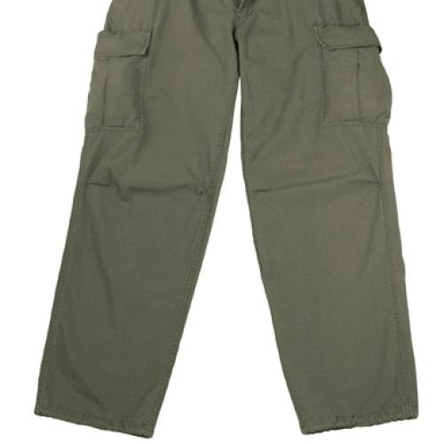 Винтажные оливковые брюки VIETNAM  ― настоящий военторг амуниция для экстрима дачи форменную одежду, обувь, головные уборы, снаряжение,  наш военторг станет лучшим местом для совершения покупок. Обратившись к нам, вы получаете выгодные расценки и гарантированно высокое качество продукции.8(495)642-32-56         1734@bk.ru    В нашем каталоге представлены наиболее популярные и пользующиеся большим спросом товарные позиции. Ассортимент в наличии гораздо шире и постоянно пополняется интересными новинками. Всегда в наличии широкий выбор фурнитуры, шевронов, нашивок, знаков; также представлена сувенирная продукция в большом ассортименте. Армейский магазин – широкий выбор военных товаров  Армейский интернет-магазин  Фронт - это широкий выбор товаров военного и тактического направления:      одежды;     снаряжения;     тюнинга на оружие;     различных аксессуаров.  Предлагаемые товары пользуются спросом среди военных и сотрудников силовых структур. Также они популярны среди охотников, туристов и любителей практичной одежды милитари стиля.  Посетив наш магазин военторг в Москве, вы можете быть уверены в качестве и оригинальности изделий. Мы работаем напрямую с известными мировыми брендами военного и тактического снаряжения: Snugpak, ESS, Arktis, Kitanica, Aimpoint, Camelbak, Propper, EBERLESTOCK, CAA, Crye Precision, Outdoor Research и Under Armour. А также с производителями практичной и стильной одежды милитари от Schott Nyc. и Alpha industries. Реализуем армейские товары по выгодным ценам, без посреднических надбавок.  Изучив наш сайт, вы найдёте товары и других популярных брендов военно-тактического направления. Приобрести необходимую одежду и экипировку в Москве вы можете, посетив наши розничные военные магазины. Есть служба курьерской доставки. Наш военторг осуществляет отправку товаров по России. Для этого необходимо оформить заказ на сайте.  Если вы затрудняетесь в выборе - специалисты нашего магазина проконсультируют вас. Многие наши сотрудники увлекаются страйкболом, охотой, туризмом, практической стрельбой. Есть отслужившие в войсках РФ. Мы сами с удовольствием используем военные товары: как одежду, так и снаряжение из нашего магазина. Всегда готовы поделиться личным опытом и помочь хорошим советом. Магазин военных товаров в Москве – идеальный вариант покупки качественных изделий.