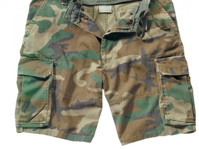 Винтажные десантные шорты  ― настоящий военторг амуниция для экстрима дачи форменную одежду, обувь, головные уборы, снаряжение,  наш военторг станет лучшим местом для совершения покупок. Обратившись к нам, вы получаете выгодные расценки и гарантированно высокое качество продукции.8(495)642-32-56         1734@bk.ru    В нашем каталоге представлены наиболее популярные и пользующиеся большим спросом товарные позиции. Ассортимент в наличии гораздо шире и постоянно пополняется интересными новинками. Всегда в наличии широкий выбор фурнитуры, шевронов, нашивок, знаков; также представлена сувенирная продукция в большом ассортименте. Армейский магазин – широкий выбор военных товаров  Армейский интернет-магазин  Фронт - это широкий выбор товаров военного и тактического направления:      одежды;     снаряжения;     тюнинга на оружие;     различных аксессуаров.  Предлагаемые товары пользуются спросом среди военных и сотрудников силовых структур. Также они популярны среди охотников, туристов и любителей практичной одежды милитари стиля.  Посетив наш магазин военторг в Москве, вы можете быть уверены в качестве и оригинальности изделий. Мы работаем напрямую с известными мировыми брендами военного и тактического снаряжения: Snugpak, ESS, Arktis, Kitanica, Aimpoint, Camelbak, Propper, EBERLESTOCK, CAA, Crye Precision, Outdoor Research и Under Armour. А также с производителями практичной и стильной одежды милитари от Schott Nyc. и Alpha industries. Реализуем армейские товары по выгодным ценам, без посреднических надбавок.  Изучив наш сайт, вы найдёте товары и других популярных брендов военно-тактического направления. Приобрести необходимую одежду и экипировку в Москве вы можете, посетив наши розничные военные магазины. Есть служба курьерской доставки. Наш военторг осуществляет отправку товаров по России. Для этого необходимо оформить заказ на сайте.  Если вы затрудняетесь в выборе - специалисты нашего магазина проконсультируют вас. Многие наши сотрудники увлекаются страйкболом, охотой, туризмом, практической стрельбой. Есть отслужившие в войсках РФ. Мы сами с удовольствием используем военные товары: как одежду, так и снаряжение из нашего магазина. Всегда готовы поделиться личным опытом и помочь хорошим советом. Магазин военных товаров в Москве – идеальный вариант покупки качественных изделий.