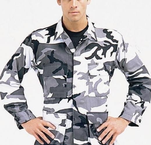 Рубашка B.D.U. городской камуфляж  ― настоящий военторг амуниция для экстрима дачи форменную одежду, обувь, головные уборы, снаряжение,  наш военторг станет лучшим местом для совершения покупок. Обратившись к нам, вы получаете выгодные расценки и гарантированно высокое качество продукции.8(495)642-32-56         1734@bk.ru    В нашем каталоге представлены наиболее популярные и пользующиеся большим спросом товарные позиции. Ассортимент в наличии гораздо шире и постоянно пополняется интересными новинками. Всегда в наличии широкий выбор фурнитуры, шевронов, нашивок, знаков; также представлена сувенирная продукция в большом ассортименте. Армейский магазин – широкий выбор военных товаров  Армейский интернет-магазин  Фронт - это широкий выбор товаров военного и тактического направления:      одежды;     снаряжения;     тюнинга на оружие;     различных аксессуаров.  Предлагаемые товары пользуются спросом среди военных и сотрудников силовых структур. Также они популярны среди охотников, туристов и любителей практичной одежды милитари стиля.  Посетив наш магазин военторг в Москве, вы можете быть уверены в качестве и оригинальности изделий. Мы работаем напрямую с известными мировыми брендами военного и тактического снаряжения: Snugpak, ESS, Arktis, Kitanica, Aimpoint, Camelbak, Propper, EBERLESTOCK, CAA, Crye Precision, Outdoor Research и Under Armour. А также с производителями практичной и стильной одежды милитари от Schott Nyc. и Alpha industries. Реализуем армейские товары по выгодным ценам, без посреднических надбавок.  Изучив наш сайт, вы найдёте товары и других популярных брендов военно-тактического направления. Приобрести необходимую одежду и экипировку в Москве вы можете, посетив наши розничные военные магазины. Есть служба курьерской доставки. Наш военторг осуществляет отправку товаров по России. Для этого необходимо оформить заказ на сайте.  Если вы затрудняетесь в выборе - специалисты нашего магазина проконсультируют вас. Многие наши сотрудники увлекаются страйкболом, охотой, туризмом, практической стрельбой. Есть отслужившие в войсках РФ. Мы сами с удовольствием используем военные товары: как одежду, так и снаряжение из нашего магазина. Всегда готовы поделиться личным опытом и помочь хорошим советом. Магазин военных товаров в Москве – идеальный вариант покупки качественных изделий.