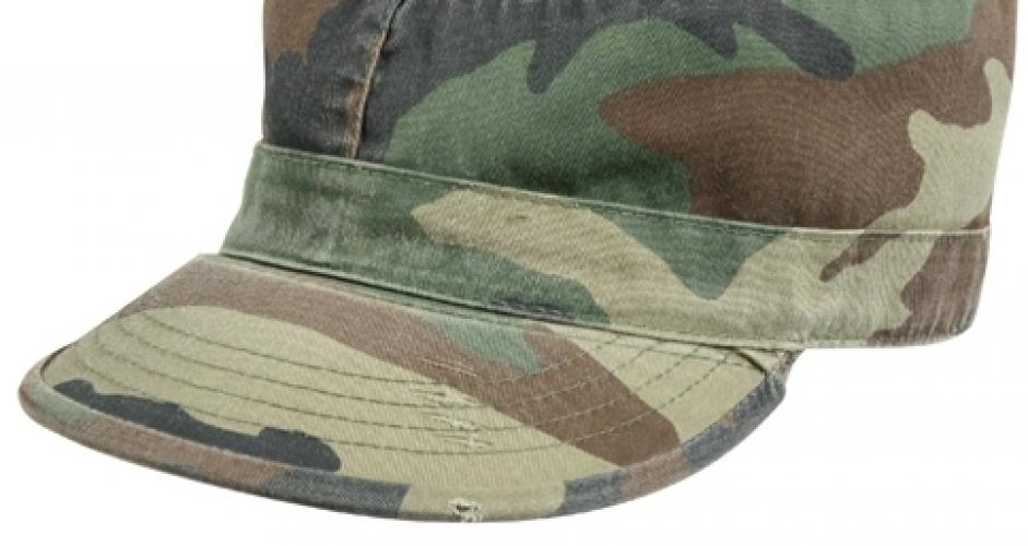 Винтажная кепка Лесной камуфляж  ― настоящий военторг амуниция для экстрима дачи форменную одежду, обувь, головные уборы, снаряжение,  наш военторг станет лучшим местом для совершения покупок. Обратившись к нам, вы получаете выгодные расценки и гарантированно высокое качество продукции.8(495)642-32-56    voentorg.moscow     1734@bk.ru    В нашем каталоге представлены наиболее популярные и пользующиеся большим спросом товарные позиции. Ассортимент в наличии гораздо шире и постоянно пополняется интересными новинками. Всегда в наличии широкий выбор фурнитуры, шевронов, нашивок, знаков; также представлена сувенирная продукция в большом ассортименте. Армейский магазин – широкий выбор военных товаров  Армейский интернет-магазин  Фронт - это широкий выбор товаров военного и тактического направления:      одежды;     снаряжения;     тюнинга на оружие;     различных аксессуаров.  Предлагаемые товары пользуются спросом среди военных и сотрудников силовых структур. Также они популярны среди охотников, туристов и любителей практичной одежды милитари стиля.  Посетив наш магазин военторг в Москве, вы можете быть уверены в качестве и оригинальности изделий. Мы работаем напрямую с известными мировыми брендами военного и тактического снаряжения: Snugpak, ESS, Arktis, Kitanica, Aimpoint, Camelbak, Propper, EBERLESTOCK, CAA, Crye Precision, Outdoor Research и Under Armour. А также с производителями практичной и стильной одежды милитари от Schott Nyc. и Alpha industries. Реализуем армейские товары по выгодным ценам, без посреднических надбавок.  Изучив наш сайт, вы найдёте товары и других популярных брендов военно-тактического направления. Приобрести необходимую одежду и экипировку в Москве вы можете, посетив наши розничные военные магазины. Есть служба курьерской доставки. Наш военторг осуществляет отправку товаров по России. Для этого необходимо оформить заказ на сайте.  Если вы затрудняетесь в выборе - специалисты нашего магазина проконсультируют вас. Многие наши сотрудники увлекаются страйкболом, охотой, туризмом, практической стрельбой. Есть отслужившие в войсках РФ. Мы сами с удовольствием используем военные товары: как одежду, так и снаряжение из нашего магазина. Всегда готовы поделиться личным опытом и помочь хорошим советом. Магазин военных товаров в Москве – идеальный вариант покупки качественных изделий.