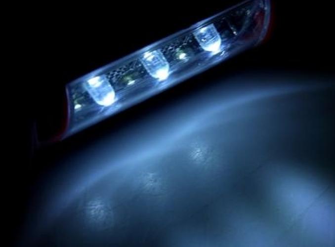 фонарик 3+1 диода акку-р,подставка 2 света зарядка от сети МИКС 11см