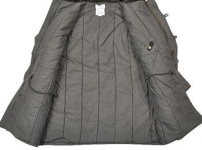 Винтажная куртка парка N-B оливковая  ― настоящий военторг амуниция для экстрима дачи форменную одежду, обувь, головные уборы, снаряжение,  наш военторг станет лучшим местом для совершения покупок. Обратившись к нам, вы получаете выгодные расценки и гарантированно высокое качество продукции.8(495)642-32-56         1734@bk.ru    В нашем каталоге представлены наиболее популярные и пользующиеся большим спросом товарные позиции. Ассортимент в наличии гораздо шире и постоянно пополняется интересными новинками. Всегда в наличии широкий выбор фурнитуры, шевронов, нашивок, знаков; также представлена сувенирная продукция в большом ассортименте. Армейский магазин – широкий выбор военных товаров  Армейский интернет-магазин  Фронт - это широкий выбор товаров военного и тактического направления:      одежды;     снаряжения;     тюнинга на оружие;     различных аксессуаров.  Предлагаемые товары пользуются спросом среди военных и сотрудников силовых структур. Также они популярны среди охотников, туристов и любителей практичной одежды милитари стиля.  Посетив наш магазин военторг в Москве, вы можете быть уверены в качестве и оригинальности изделий. Мы работаем напрямую с известными мировыми брендами военного и тактического снаряжения: Snugpak, ESS, Arktis, Kitanica, Aimpoint, Camelbak, Propper, EBERLESTOCK, CAA, Crye Precision, Outdoor Research и Under Armour. А также с производителями практичной и стильной одежды милитари от Schott Nyc. и Alpha industries. Реализуем армейские товары по выгодным ценам, без посреднических надбавок.  Изучив наш сайт, вы найдёте товары и других популярных брендов военно-тактического направления. Приобрести необходимую одежду и экипировку в Москве вы можете, посетив наши розничные военные магазины. Есть служба курьерской доставки. Наш военторг осуществляет отправку товаров по России. Для этого необходимо оформить заказ на сайте.  Если вы затрудняетесь в выборе - специалисты нашего магазина проконсультируют вас. Многие наши сотрудники увлекаются страйкболом, охотой, туризмом, практической стрельбой. Есть отслужившие в войсках РФ. Мы сами с удовольствием используем военные товары: как одежду, так и снаряжение из нашего магазина. Всегда готовы поделиться личным опытом и помочь хорошим советом. Магазин военных товаров в Москве – идеальный вариант покупки качественных изделий.