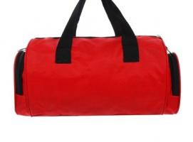 Сумка спортивная на молнии  Классика, 1 отдел, 3 наружных кармана, длинный ремень, красная